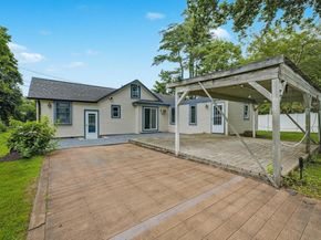 11 Rhoda Avenue, Smithtown NY 11787