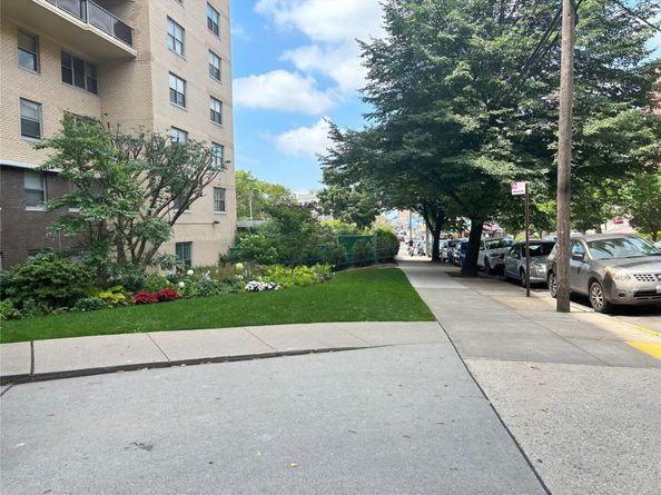 175-20 Wexford terrace 4K, Jamaica Estates NY 11432