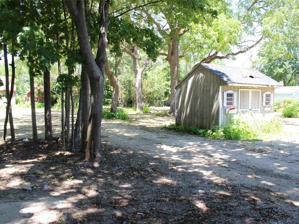 453 Montauk Highway, East Moriches NY 11940