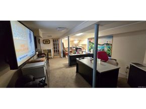 169 Bixley Heath, Lynbrook NY 11563