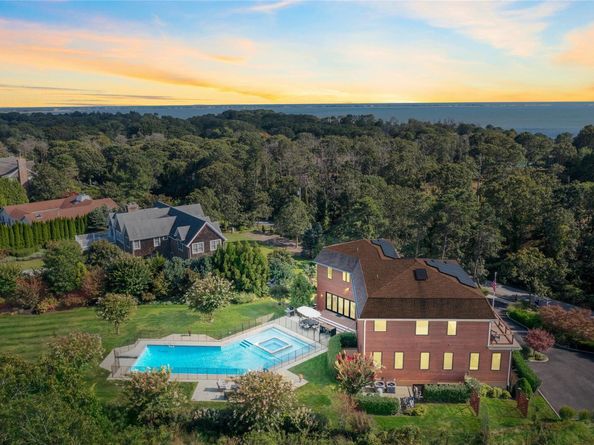 89 Old Canoe Place Road, Hampton Bays NY 11946