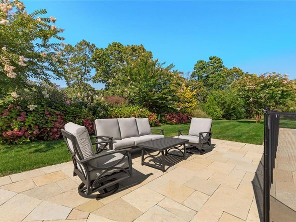 89 Old Canoe Place Road, Hampton Bays NY 11946