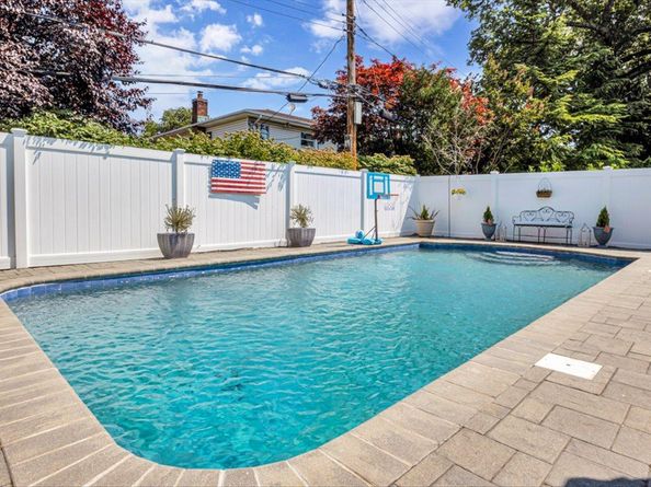 111 Berkshire Road, Rockville Centre NY 11570