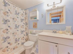 38 Glenmere Lane, Coram NY 11727