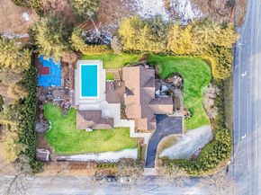 9 Vanderbilt Parkway, Dix Hills NY 11746