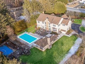 9 Vanderbilt Parkway, Dix Hills NY 11746