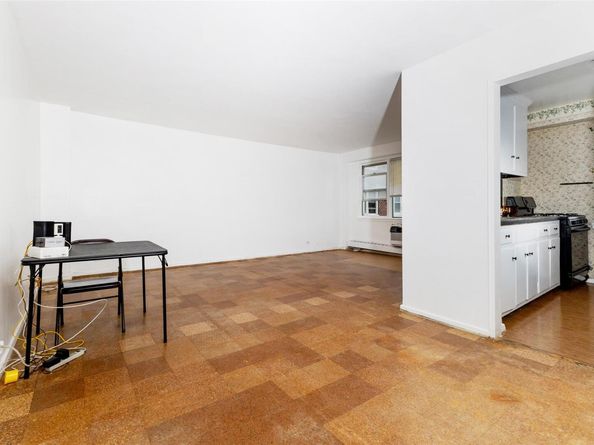 172-70 Highland Avenue 8H, Jamaica Estates NY 11432