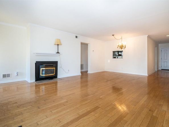 12 Windward Lane 11, Bronx NY 10464
