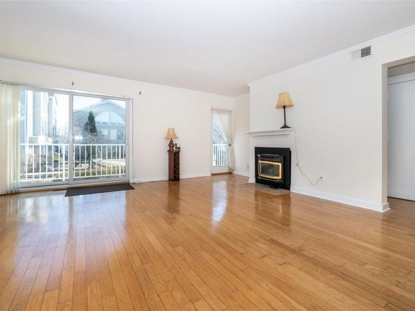 12 Windward Lane 11, Bronx NY 10464