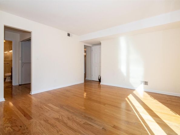 12 Windward Lane 11, Bronx NY 10464