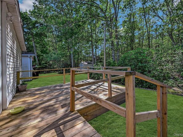 161 Village Circle W 161, Manorville NY 11949