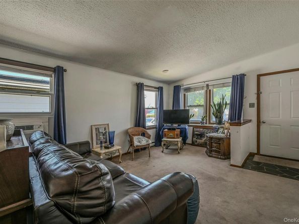 161 Village Circle W 161, Manorville NY 11949