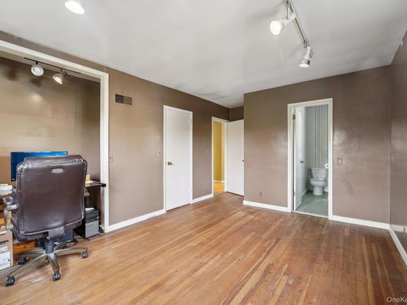 24 Pamela Lane, New Rochelle NY 10804