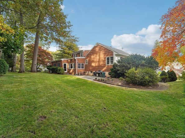 24 Pamela Lane, New Rochelle NY 10804