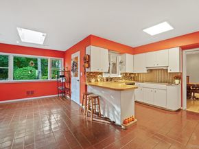 24 Pamela Lane, New Rochelle NY 10804