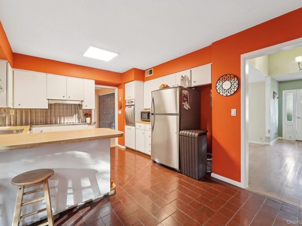 24 Pamela Lane, New Rochelle NY 10804