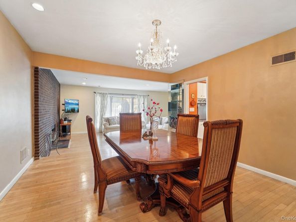 24 Pamela Lane, New Rochelle NY 10804