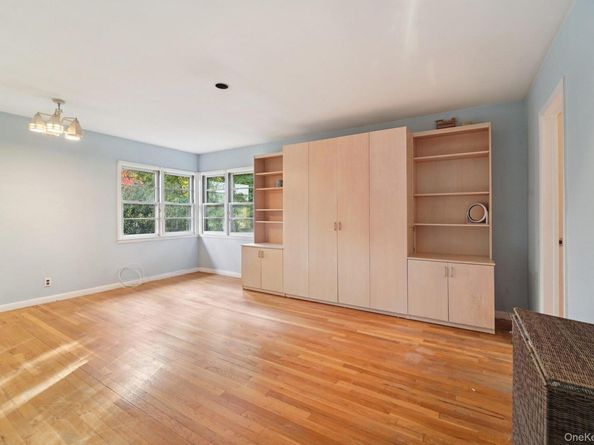 24 Pamela Lane, New Rochelle NY 10804