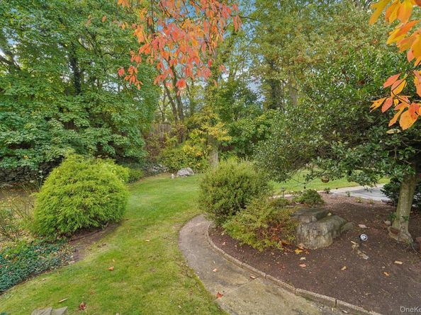 24 Pamela Lane, New Rochelle NY 10804