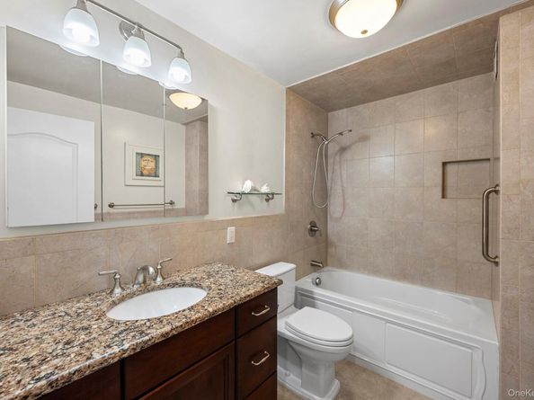 26 W Broadway 405, Long Beach NY 11561