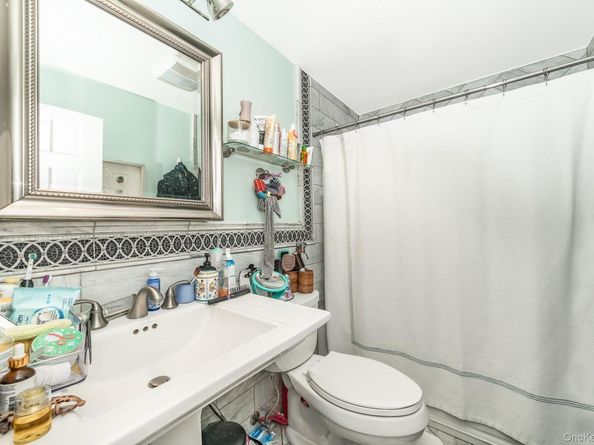 136 Wardwell Road, Mineola NY 11501