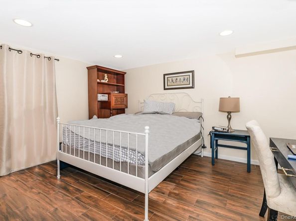 136 Wardwell Road, Mineola NY 11501