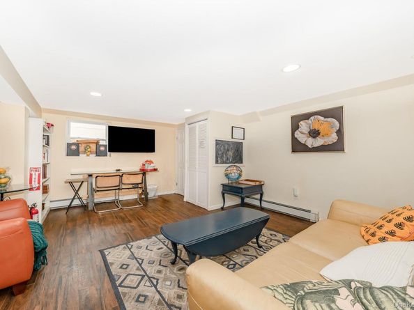 136 Wardwell Road, Mineola NY 11501