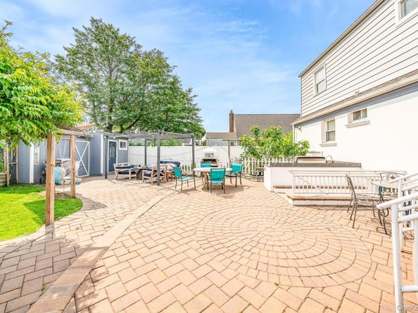 136 Wardwell Road, Mineola NY 11501