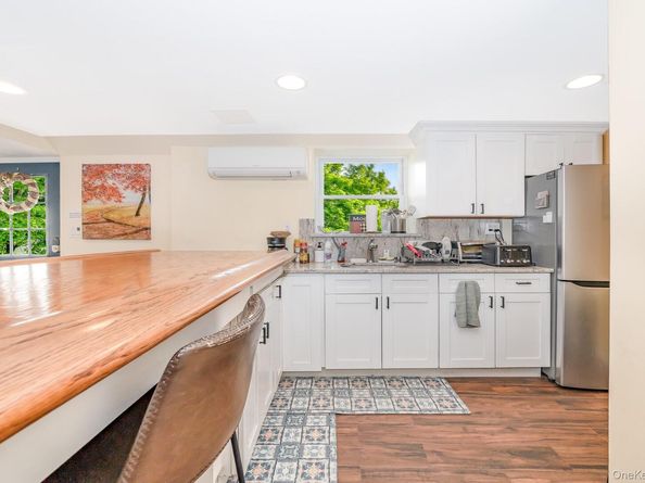 136 Wardwell Road, Mineola NY 11501