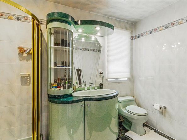 162-24 14th Avenue, Beechhurst NY 11357