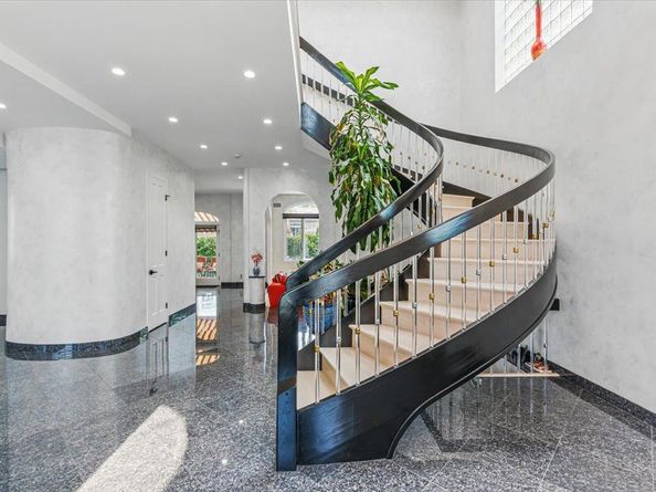 162-24 14th Avenue, Beechhurst NY 11357