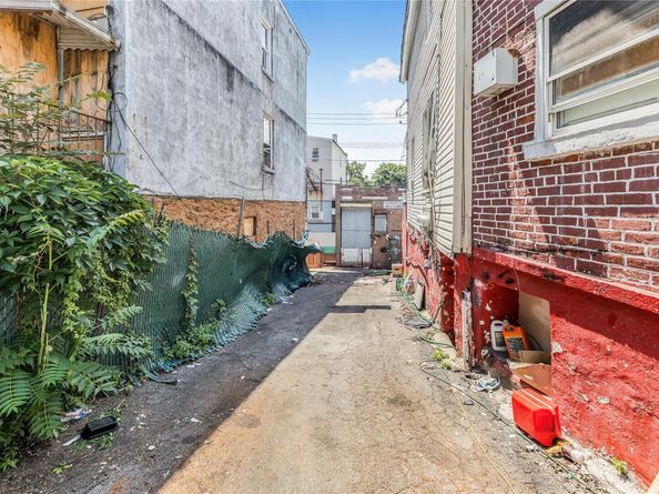 132 Oak Street, Yonkers NY 10701