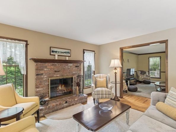6295 N Country Road, Wading River NY 11792