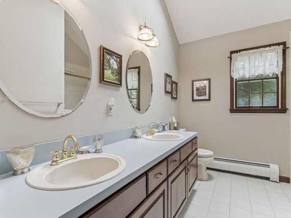 6295 N Country Road, Wading River NY 11792
