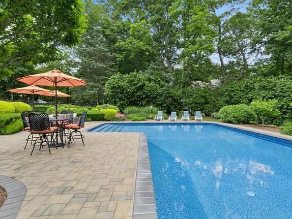 6295 N Country Road, Wading River NY 11792