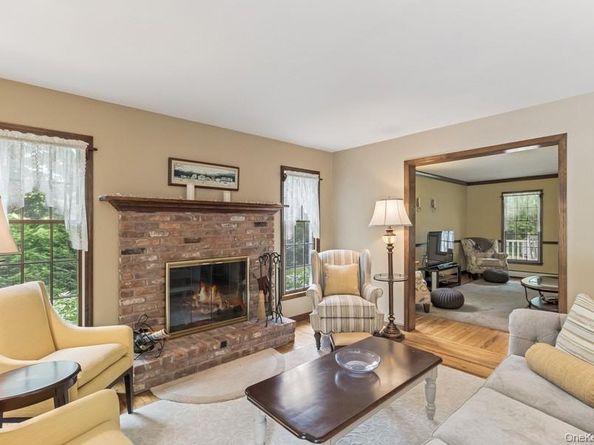 6295 N Country Road, Wading River NY 11792