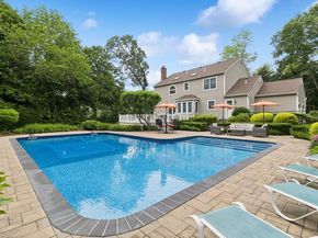 6295 N Country Road, Wading River NY 11792