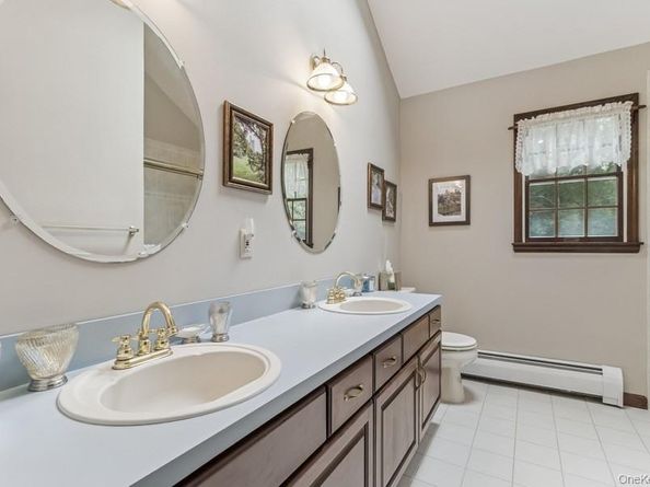 6295 N Country Road, Wading River NY 11792