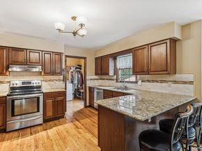 6295 N Country Road, Wading River NY 11792