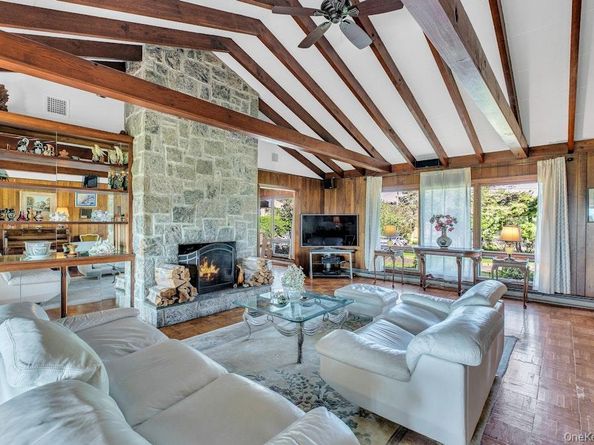 2100 Sound Drive, Greenport NY 11944