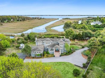 14 South Country Road