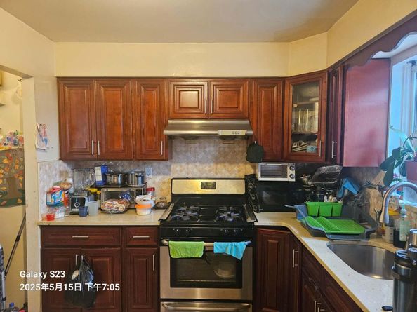 57-12 164 Street, Flushing NY 11365
