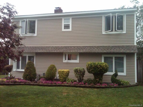 5 TRUMPET Lane, Levittown NY 11756