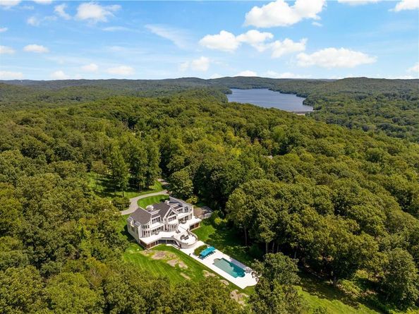 18 Bramblebush Road, Croton-on-Hudson NY 10520