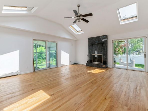 18 Oxford Road, East Rockaway NY 11518