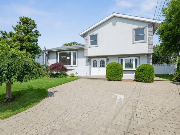 18 Oxford Road, East Rockaway NY 11518