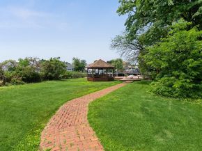 18 Oxford Road, East Rockaway NY 11518