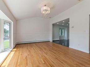 18 Oxford Road, East Rockaway NY 11518
