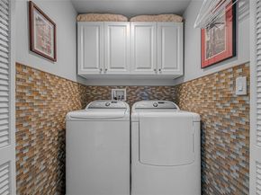 44 Maple Run Drive 44, Jericho NY 11753