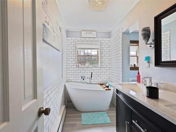 28 Winfield Davis Drive, Coram NY 11727